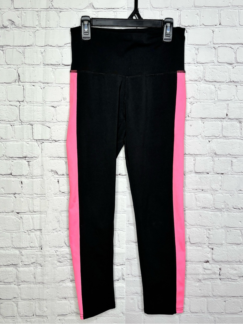 TKO Black and Pink Cropped Exercise Leggings Size S